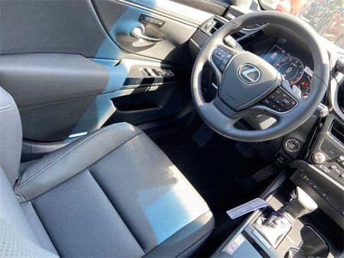 New 2025 Lexus ES 350 w/ Premium Package image 13