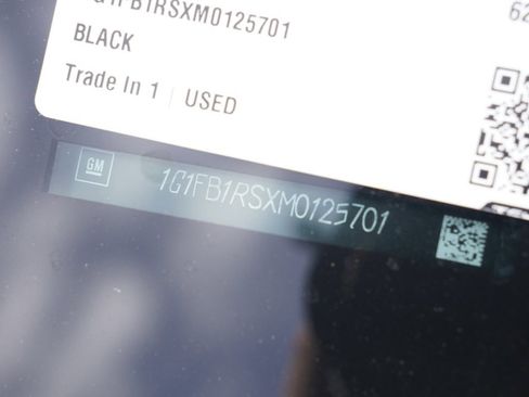 Used 2021 Chevrolet Camaro LT w/ Redline Edition image 5