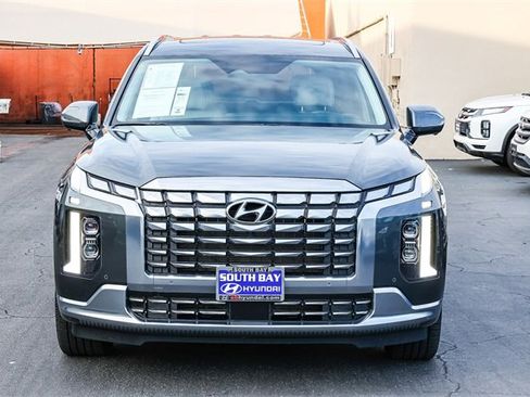 Used 2023 Hyundai Palisade Calligraphy image 2