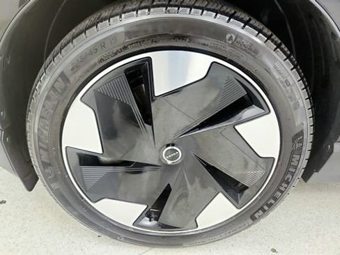 Used 2025 Volvo EX30 Plus w/ Protection Package Premier AWD/4WD image 73