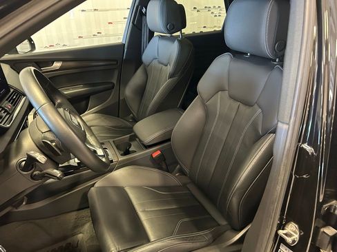 Used 2023 Audi Q5 2.0T Premium w/ Convenience Package image 8