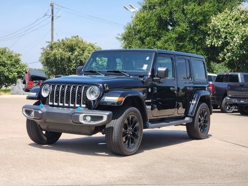 Used 2023 Jeep Wrangler Unlimited Sahara w/ Cold Weather Group AWD/4WD image 3