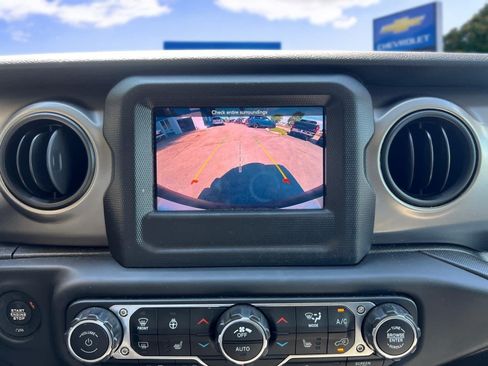 Used 2019 Jeep Wrangler Sport AWD/4WD image 25
