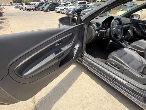 Used 2013 Volkswagen Eos Komfort FWD image 53