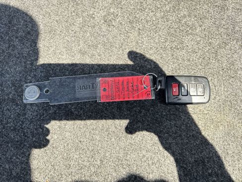 Used 2016 Toyota Avalon XLE FWD image 46