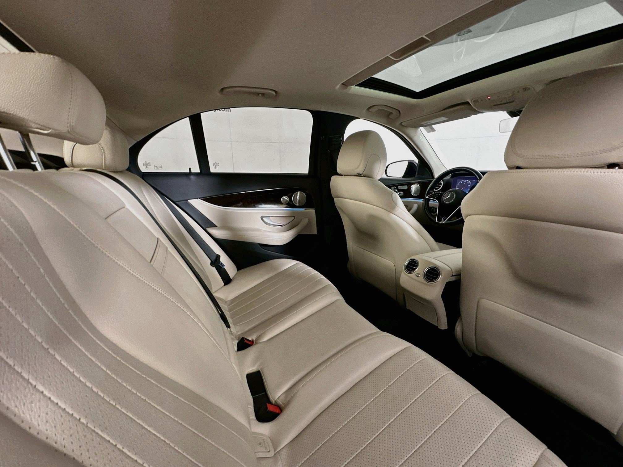 Used 2021 Mercedes-Benz E 350 4MATIC Sedan image 29
