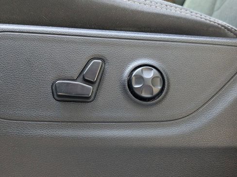 Used 2019 RAM 1500 Big Horn AWD/4WD image 34