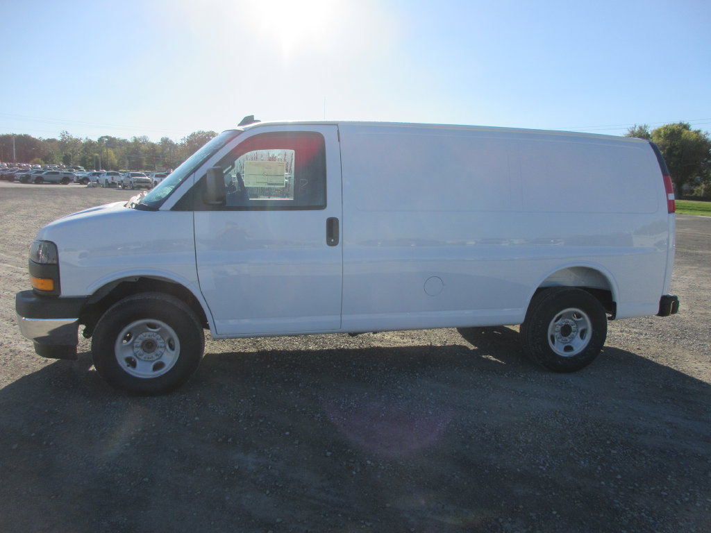 New 2027 GMC Savana 2500 w/ Driver Convenience Package RWD image 7