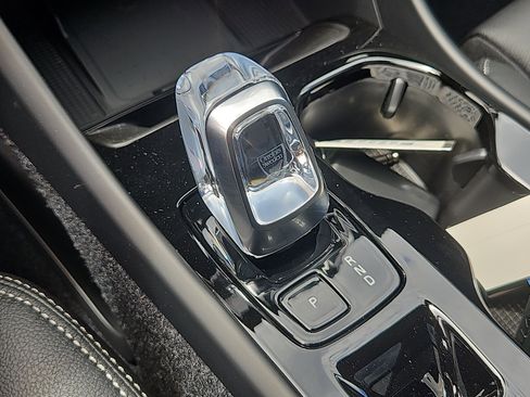 New 2026 Volvo XC40 B5 Plus w/ Protection Package Premier image 18