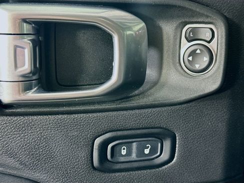 Used 2023 Jeep Gladiator Rubicon w/ Cold Weather Group AWD/4WD image 20