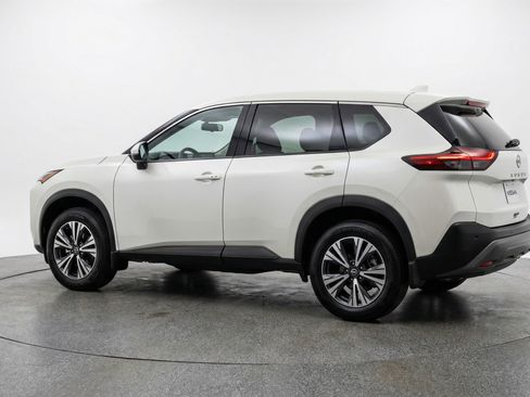 Used 2025 Nissan Rogue SV image 6