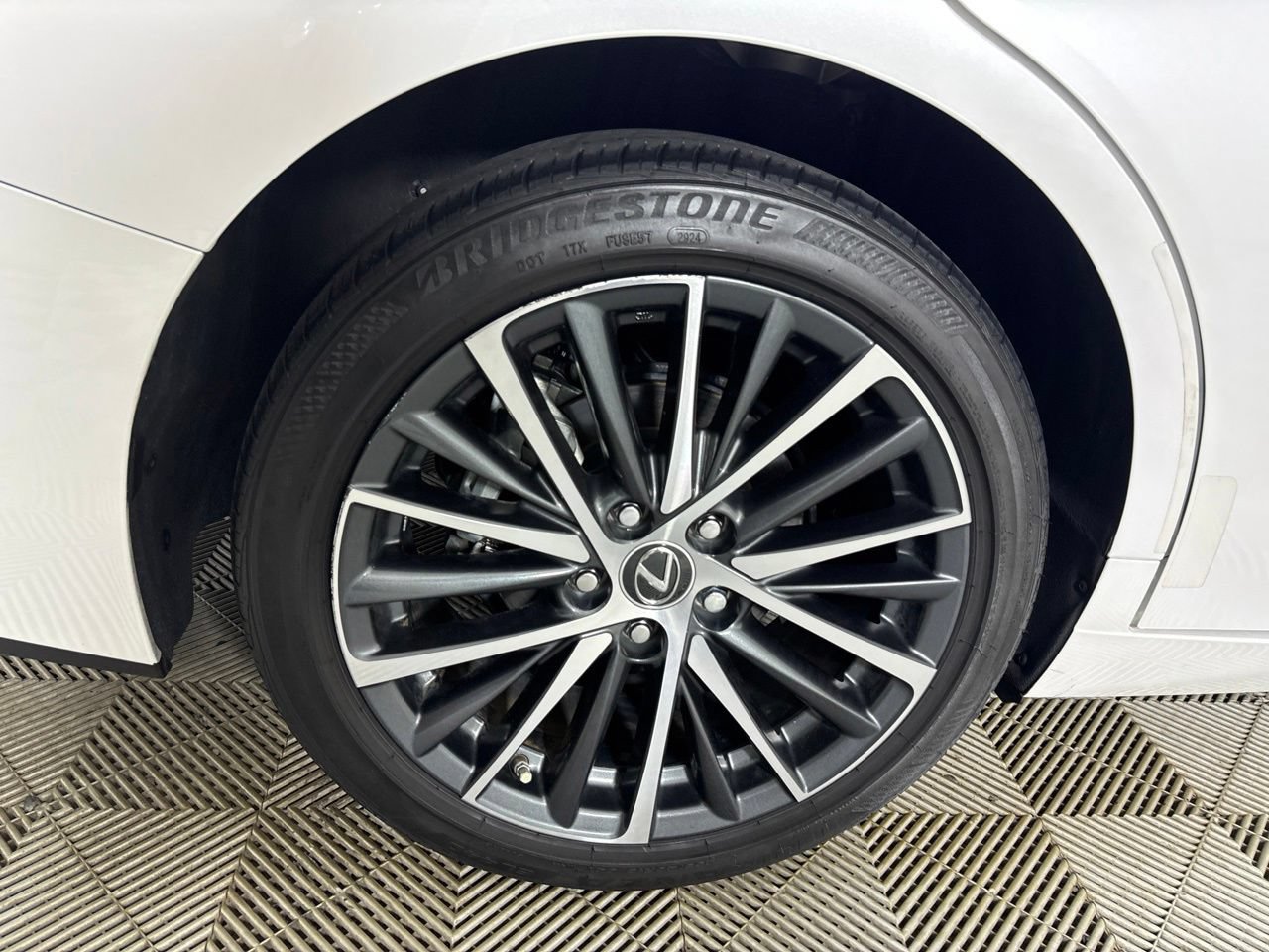 Used 2025 Lexus ES 350 w/ Premium Package FWD image 35