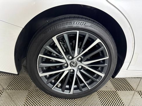 Used 2025 Lexus ES 350 w/ Premium Package FWD image 35