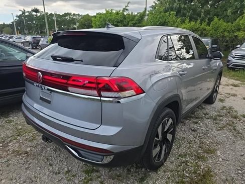 Certified 2024 Volkswagen Atlas Cross Sport SE FWD image 4