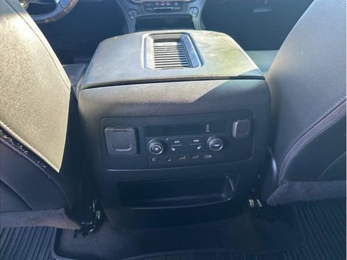 Used 2018 Chevrolet Suburban Premier image 19