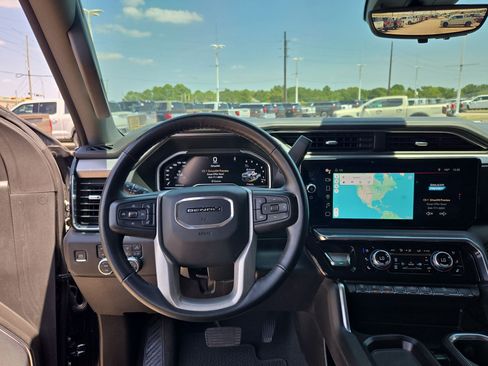 Used 2024 GMC Sierra 2500 Denali w/ Denali Reserve Package AWD/4WD image 31