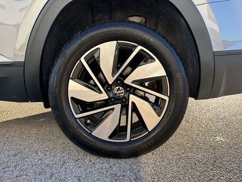 Used 2024 Volkswagen Atlas SE image 52