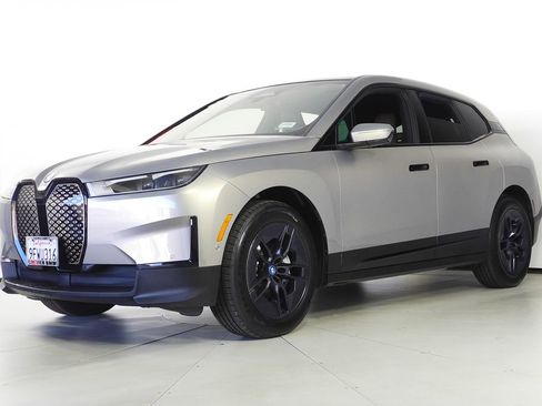 Used 2023 BMW iX xDrive50 image 2