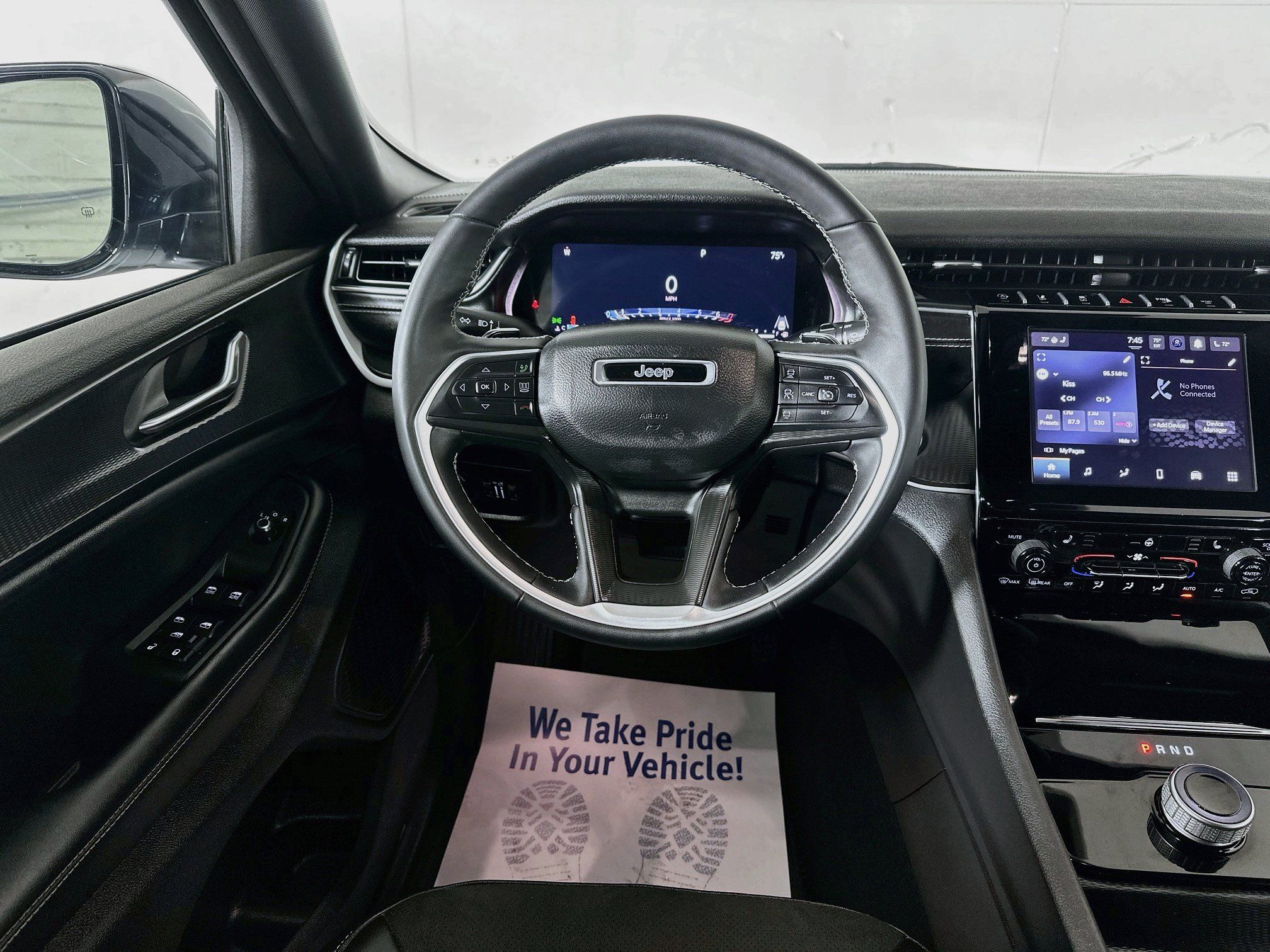 Used 2024 Jeep Grand Cherokee L Laredo AWD/4WD image 20