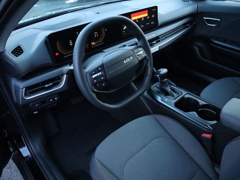 New 2025 Kia K4 LXS image 25