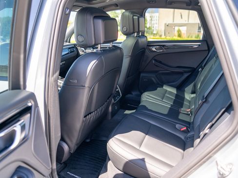 Certified 2026 Porsche Macan AWD/4WD image 22