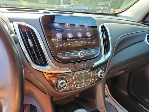 Used 2022 Chevrolet Equinox Premier image 32