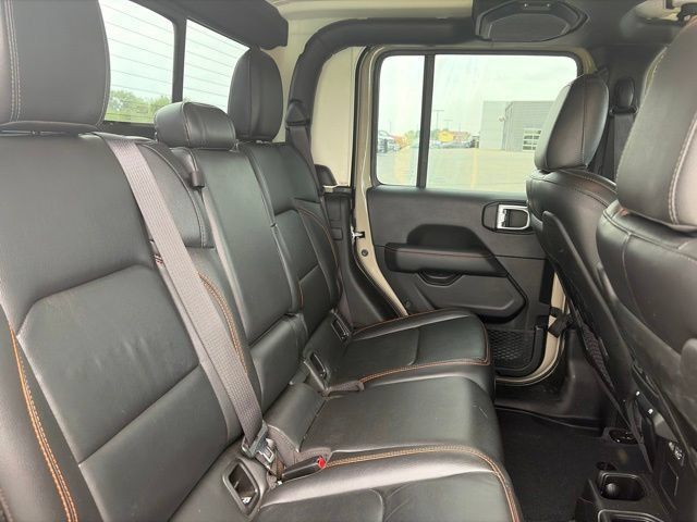 Used 2022 Jeep Gladiator Mojave w/ LED Lighting Group AWD/4WD image 8
