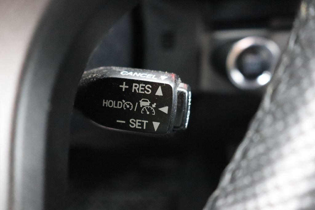 Used 2020 Toyota Tacoma TRD Off-Road AWD/4WD image 9