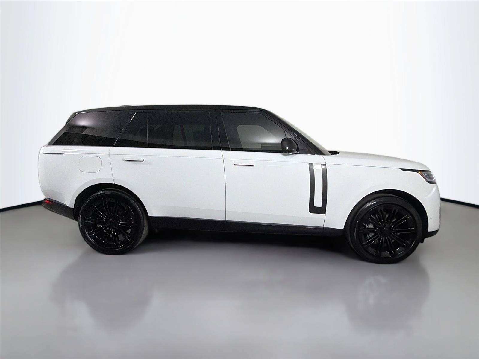New 2026 Land Rover Range Rover Long Wheelbase SE AWD/4WD image 4