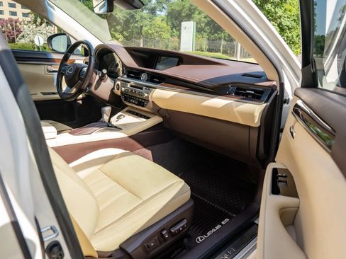 Used 2017 Lexus ES 350 w/ Luxury Package FWD image 17