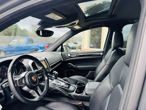 Used 2016 Porsche Cayenne image 13