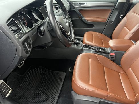 Used 2018 Volkswagen Golf Alltrack SE image 14