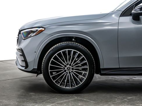 Certified 2025 Mercedes-Benz GLC 300 4MATIC image 11