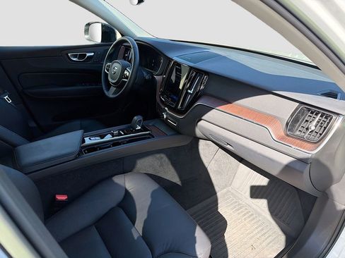 Used 2023 Volvo XC60 B5 Plus w/ Protection Package Premier image 14