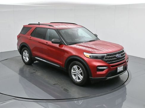 Certified 2023 Ford Explorer XLT w/ Equipment Group 202A image 41