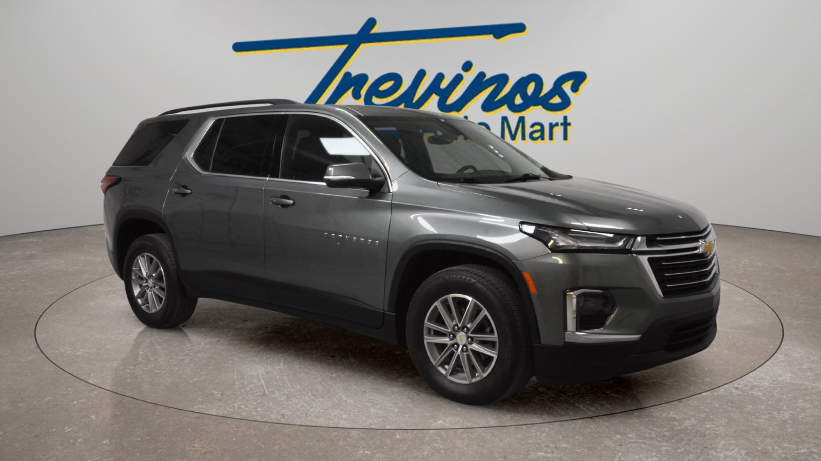 Used 2023 Chevrolet Traverse LT FWD image 1