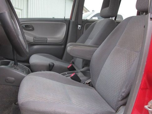 Used 2003 Chevrolet Tracker 4WD w/ Preferred Equipment Group image 11
