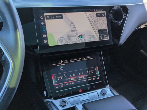 Used 2024 Audi Q8 e-tron Prestige image 30