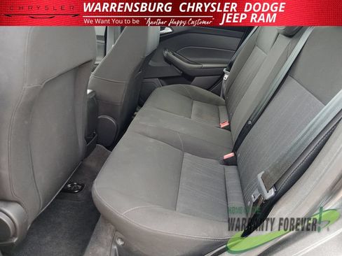 Used 2018 Ford Focus SE FWD image 14