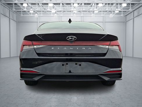 Certified 2023 Hyundai Elantra SEL w/ Convenience Package image 5