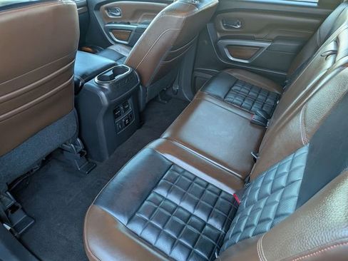 Used 2018 Nissan Titan Platinum Reserve image 30