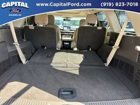 Used 2022 Lincoln Aviator Reserve w/ Equipment Group 201A AWD/4WD image 16
