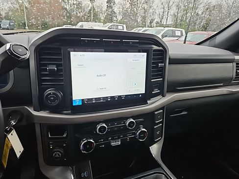 Used 2024 Ford F150 XLT w/ Mobile Office Package image 20