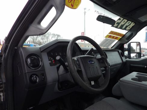 Used 2014 Ford F250 XL w/ Power Equipment Group image 6