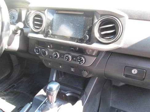 Used 2016 Toyota Tacoma TRD Off-Road w/ Towing Package image 28