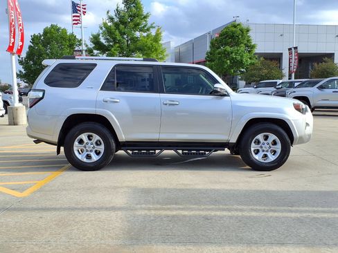 Used 2022 Toyota 4Runner SR5 Premium w/ Moonroof Package image 4