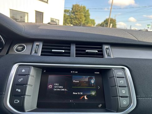 Used 2019 Land Rover Range Rover Evoque SE AWD/4WD image 18