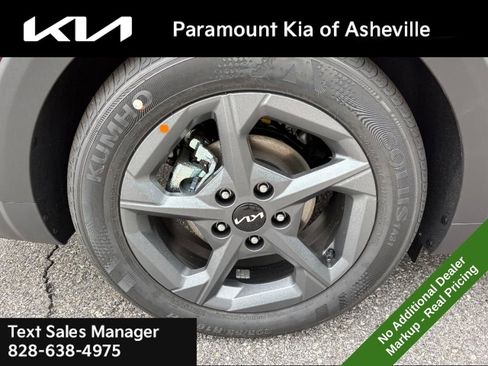 New 2025 Kia K4 LXS image 30