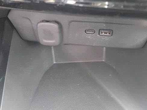 Used 2025 Chevrolet Trax LT FWD image 29