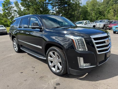 Used 2020 Cadillac Escalade ESV Luxury AWD/4WD image 7